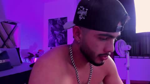 Snapshot of vincentblack_ chatting on 12/21/25, 03:57 Vincent online show from 12/21/25, 03:57