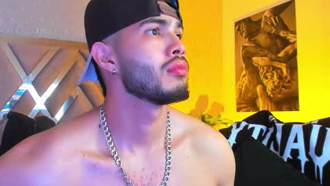 Snapshot of vincentblack_ chatting on 02/17/26, 04:09 Vincent online show from 02/17/26, 04:09