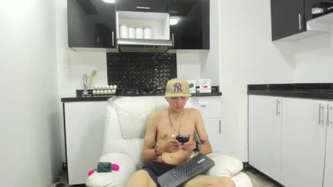 Snapshot of vincenthunter chatting on 12/02/24, 12:41 Vincent online show from 12/02/24, 12:41