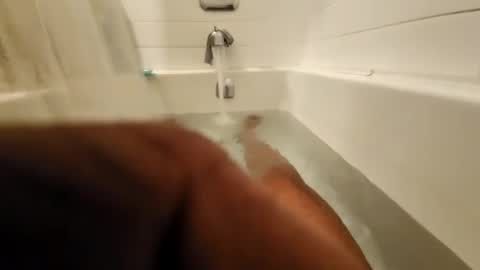 Snapshot of vineshh chatting on 02/08/25, 07:15 Vino Girthyboi online show from 02/08/25, 07:15