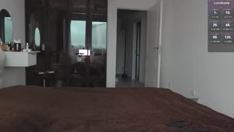 vinkitinkii online show from 10/28/25, 07:34