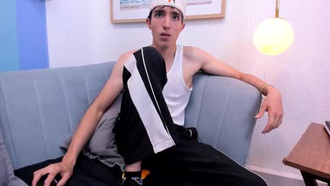 Snapshot of vinniematte chatting on 02/16/25, 03:15 vinniematte online show from 02/16/25, 03:15