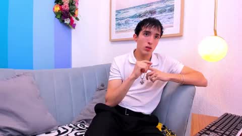 Snapshot of vinniematte chatting on 02/19/25, 02:55 vinniematte online show from 02/19/25, 02:55