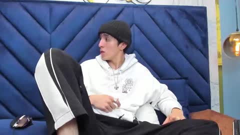 Snapshot of vinniematte chatting on 03/05/25, 03:08 vinniematte online show from 03/05/25, 03:08