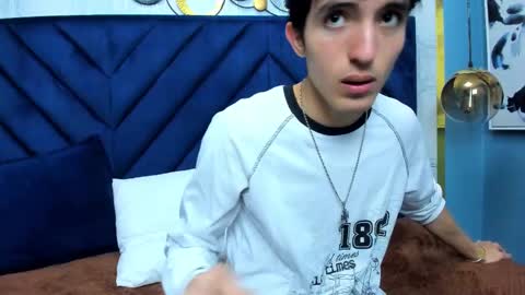 Snapshot of vinniematte chatting on 03/12/25, 02:30 vinniematte online show from 03/12/25, 02:30