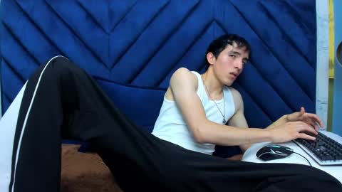 Snapshot of vinniematte chatting on 03/12/25, 05:35 vinniematte online show from 03/12/25, 05:35