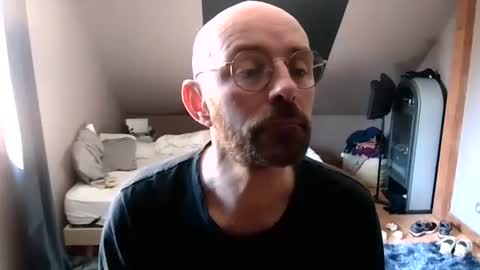 Snapshot of vins7451 chatting on 03/20/26, 10:20 vins online show from 03/20/26, 10:20