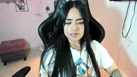 Daniela online show from 10/19/25, 07:53