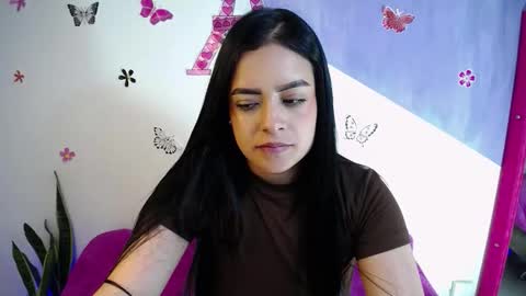 Snapshot of vio_let_ chatting on 03/13/26, 02:51 Daniela online show from 03/13/26, 02:51