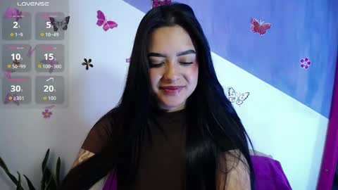 Snapshot of vio_let_ chatting on 04/19/26, 07:07 Daniela online show from 04/19/26, 07:07