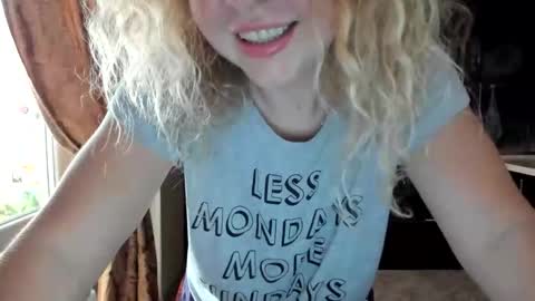 Snapshot of viodetta chatting on 09/21/25, 10:06 viodetta online show from 09/21/25, 10:06