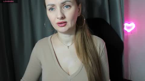 Snapshot of viola_1 chatting on 03/22/26, 03:59 Funny girl online show from 03/22/26, 03:59