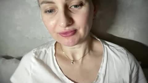 Snapshot of viola_1 chatting on 04/19/26, 09:06 Funny girl online show from 04/19/26, 09:06