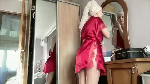 Snapshot of viola_1 chatting on 04/26/26, 03:37 Funny girl online show from 04/26/26, 03:37