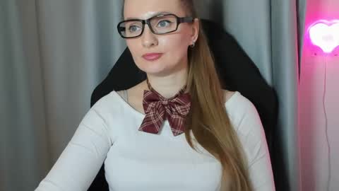 Snapshot of viola_1 chatting on 04/30/26, 08:57 Funny girl online show from 04/30/26, 08:57