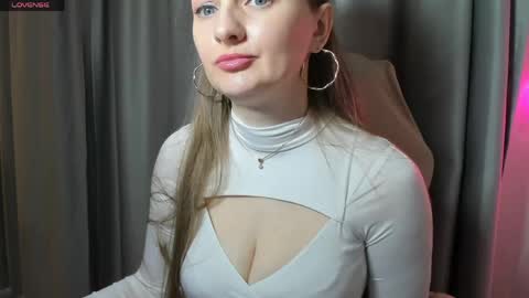 Snapshot of viola_1 chatting on 05/05/26, 07:27 Funny girl online show from 05/05/26, 07:27