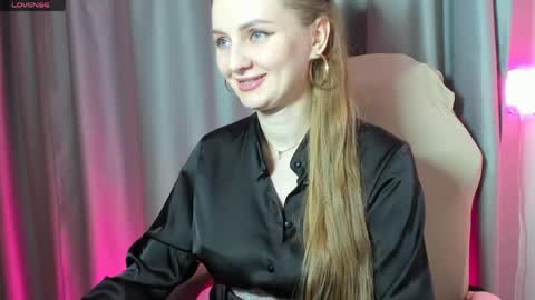 Snapshot of viola_1 chatting on 05/06/26, 09:09 Funny girl online show from 05/06/26, 09:09