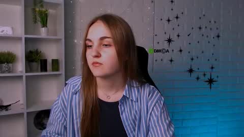 Snapshot of viola_bah chatting on 03/20/26, 11:04 Vi online show from 03/20/26, 11:04