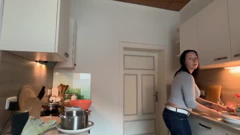 Snapshot of viola_beck chatting on 06/09/26, 10:27 Vio online show from 06/09/26, 10:27