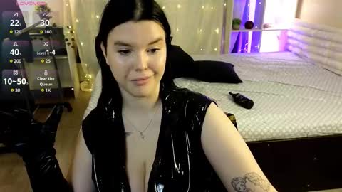 Snapshot of viola_bunny chatting on 09/10/25, 04:18 Viola Bunny online show from 09/10/25, 04:18