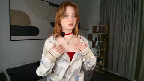 Viola but friends call me Sisi online show from 03/28/26, 04:28