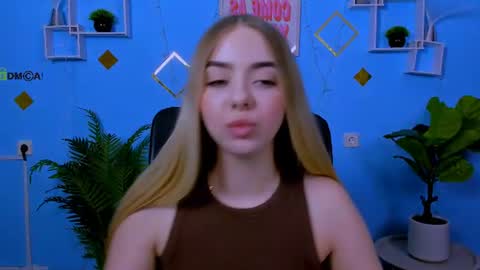 Snapshot of viola_sweet_ chatting on 07/05/26, 10:44 viola_sweet_ online show from 07/05/26, 10:44