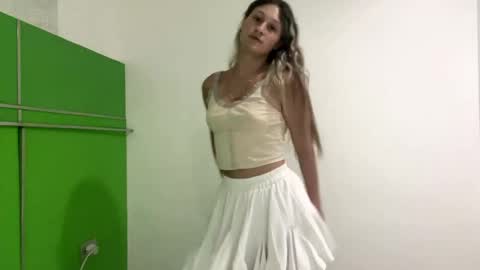 Viola online show from 05/02/26, 03:39