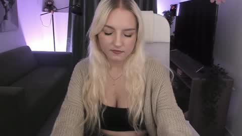 Snapshot of violamore chatting on 04/04/26, 06:05 violamore online show from 04/04/26, 06:05