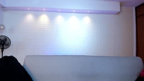 Violett  Everyday From 0530 to 1430 Col Time online show from 12/15/25, 10:41