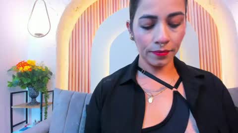 Violette online show from 06/18/26, 10:09
