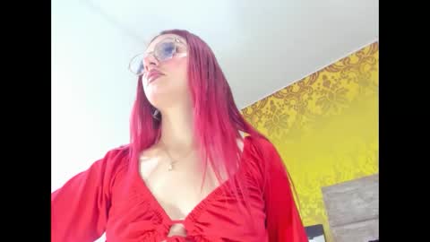 Snapshot of violeethh__ chatting on 03/10/26, 12:43 violeethh__ online show from 03/10/26, 12:43