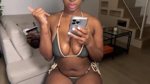 Fantasy Black Girl online show from 10/09/25, 04:21
