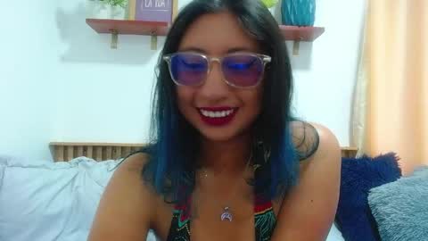 Snapshot of violet_2003 chatting on 05/15/26, 02:13 V I O L E T online show from 05/15/26, 02:13