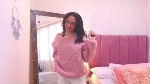 violet__15 online show from 05/02/26, 12:21