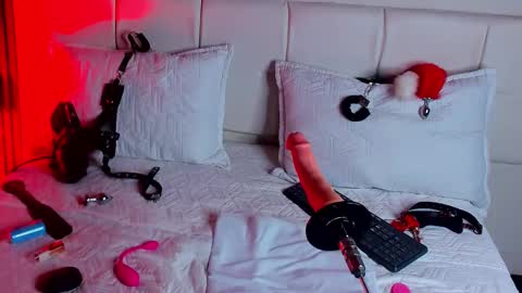 Snapshot of violet_bdsm chatting on 10/26/25, 05:30 Violet online show from 10/26/25, 05:30