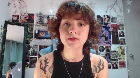 Snapshot of violet_bluee chatting on 02/23/25, 07:11 Violet online show from 02/23/25, 07:11