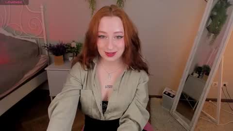 Snapshot of violet_griffen chatting on 03/28/26, 03:44 VIOLET online show from 03/28/26, 03:44