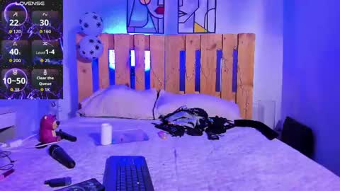 Violet Jones online show from 06/30/26, 05:36