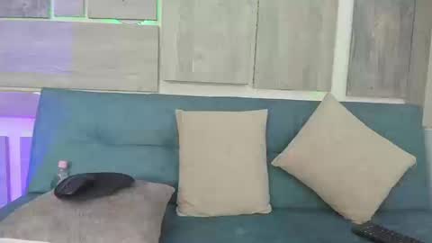 violet_moon01 online show from 03/19/26, 01:59