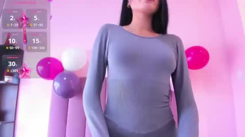 Snapshot of violet_myerrs chatting on 11/04/25, 12:59 violet online show from 11/04/25, 12:59