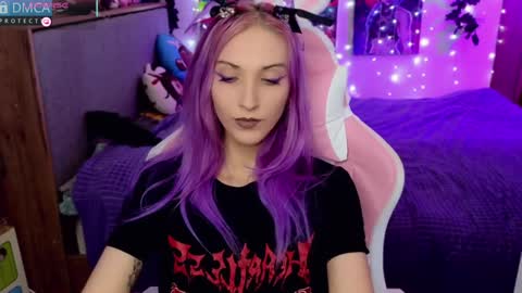 Snapshot of violet_noir_ chatting on 01/22/25, 07:35 Deya online show from 01/22/25, 07:35