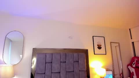 Violet Nova online show from 06/13/26, 11:30