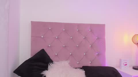 Snapshot of violet_queen2 chatting on 01/27/25, 08:17 Mary online show from 01/27/25, 08:17