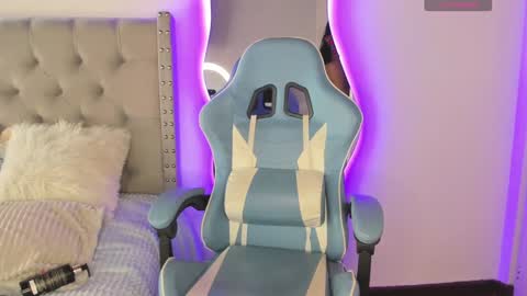 Snapshot of violet_rost chatting on 12/05/24, 05:50  Violet  online show from 12/05/24, 05:50