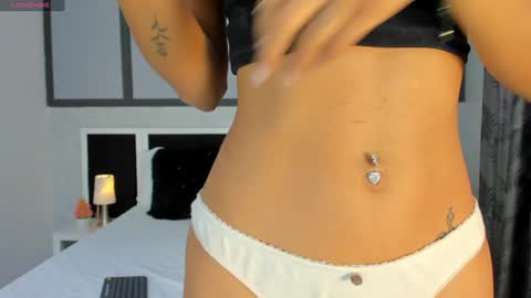 Snapshot of violet_rost chatting on 01/24/25, 04:28  Violet  online show from 01/24/25, 04:28