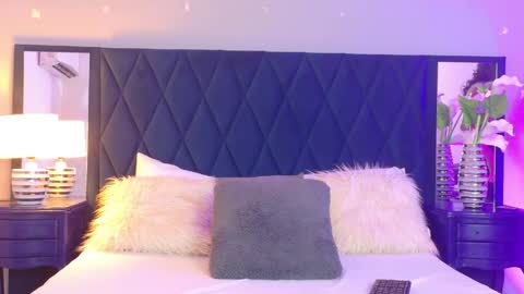 Snapshot of violet_saunders chatting on 05/03/26, 12:00 Violet online show from 05/03/26, 12:00