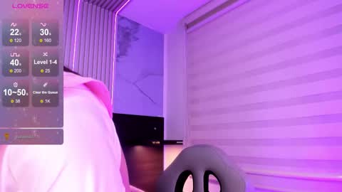 Snapshot of violet_spencer chatting on 02/25/26, 02:32 Violeta online show from 02/25/26, 02:32