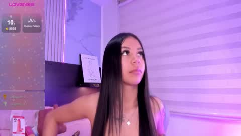 Snapshot of violet_spencer chatting on 03/05/26, 01:34 Violeta online show from 03/05/26, 01:34