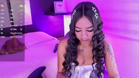 Snapshot of violet_spencer chatting on 06/13/26, 01:58 Violeta online show from 06/13/26, 01:58