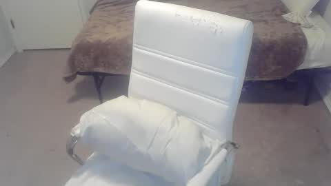 Snapshot of violet_winter97 chatting on 01/08/25, 01:21 violet_winter97 online show from 01/08/25, 01:21